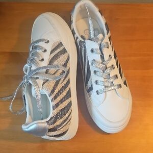 Zebra Print Tennis / Comfort